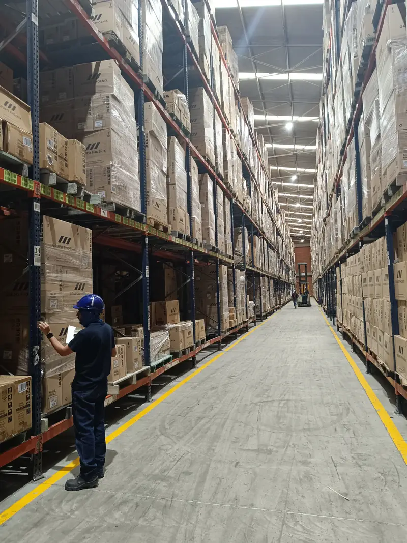 Proyecto 21 de inspección y certificación de estanterías en Colombia — Slimrack